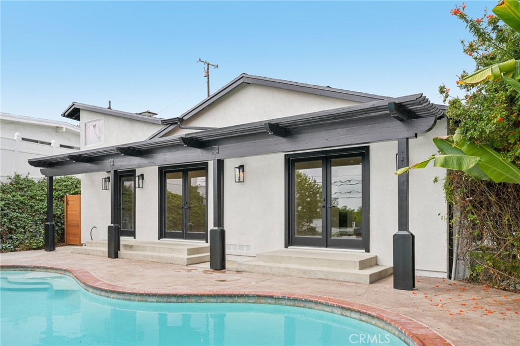 20 Saddle Road Rancho Palos Verdes, CA 90275 - Photo 36 of 44 a house view with a outdoor space