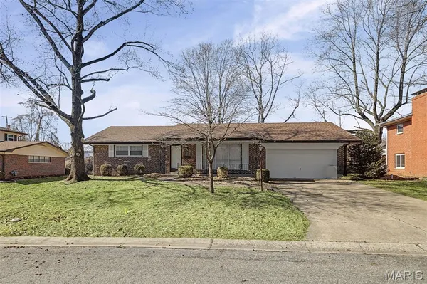 $169,900 | 13 Chamberlain Court, Belleville, IL 62223