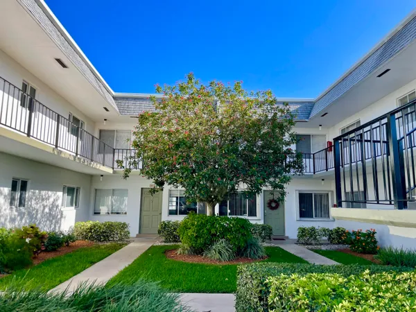 $1,400 | 2920 Cynthia Lane, Unit 203, Lake Worth Beach, FL 33461