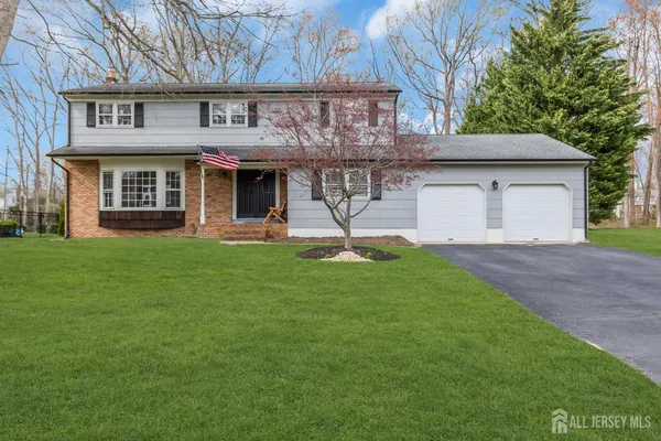 $879,900 | 8 Queens Place, Old Bridge, NJ 08857