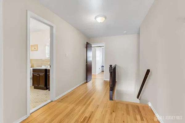 $879,900 | 8 Queens Place, Old Bridge, NJ 08857