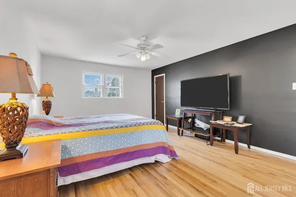 $879,900 | 8 Queens Place, Old Bridge, NJ 08857