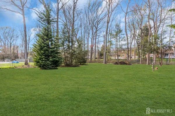 $879,900 | 8 Queens Place, Old Bridge, NJ 08857