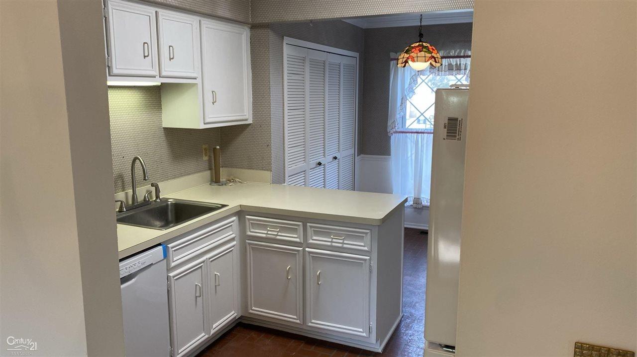 160 Stratford Lane Rochester Hills, MI 48309 - Photo 11 of 54