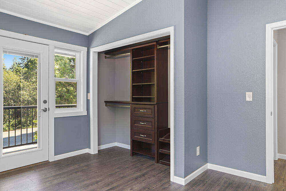 516 Stewart Road Grants Pass, OR 97526 - Photo 29 of 72 28