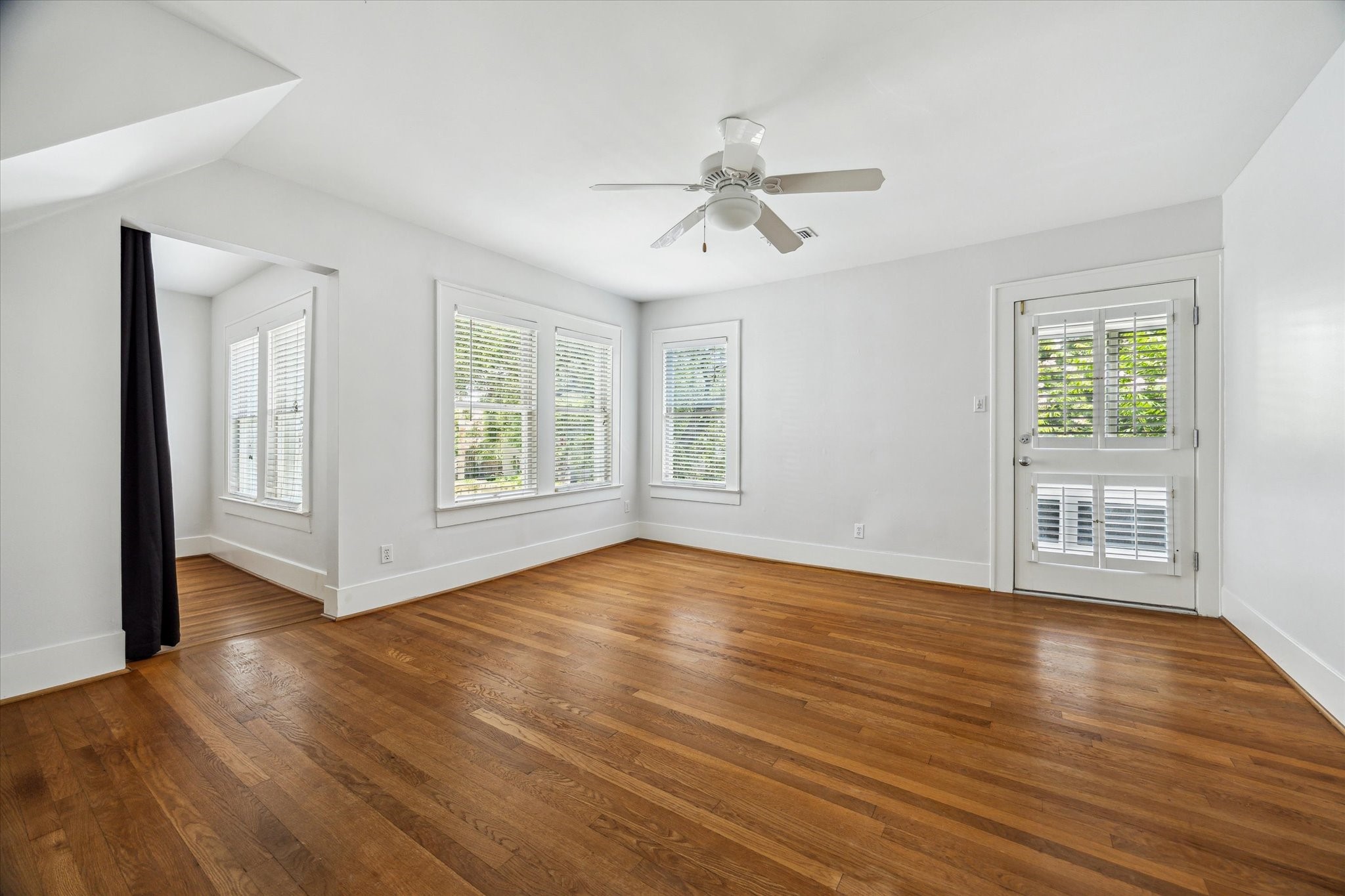 1656 Norfolk Street Houston, TX 77006 - Photo 16 of 43