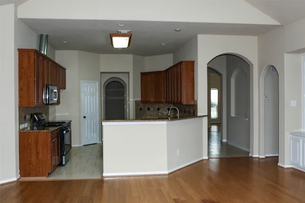 $2,700 | 18611 Peralta Hill Lane, Tomball, TX 77377