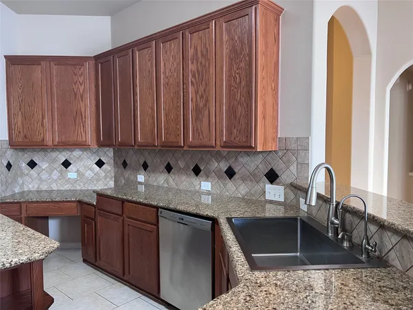 $2,700 | 18611 Peralta Hill Lane, Tomball, TX 77377