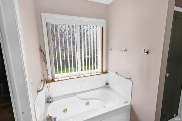 $375,000 | 528 Meadowbrook Road, Richmond, IN 47374