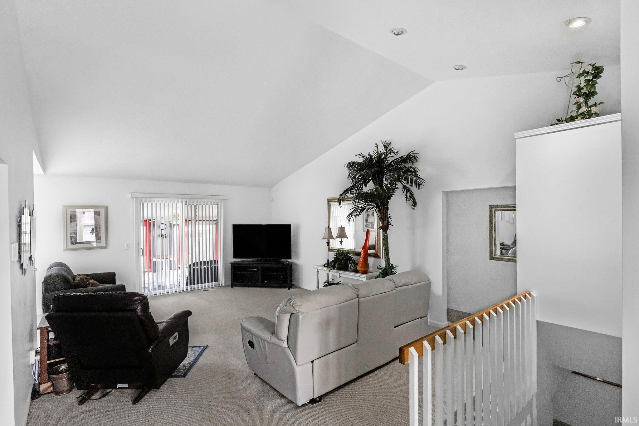 528 Meadowbrook Road Richmond, IN 47374 - Photo 3 of 30