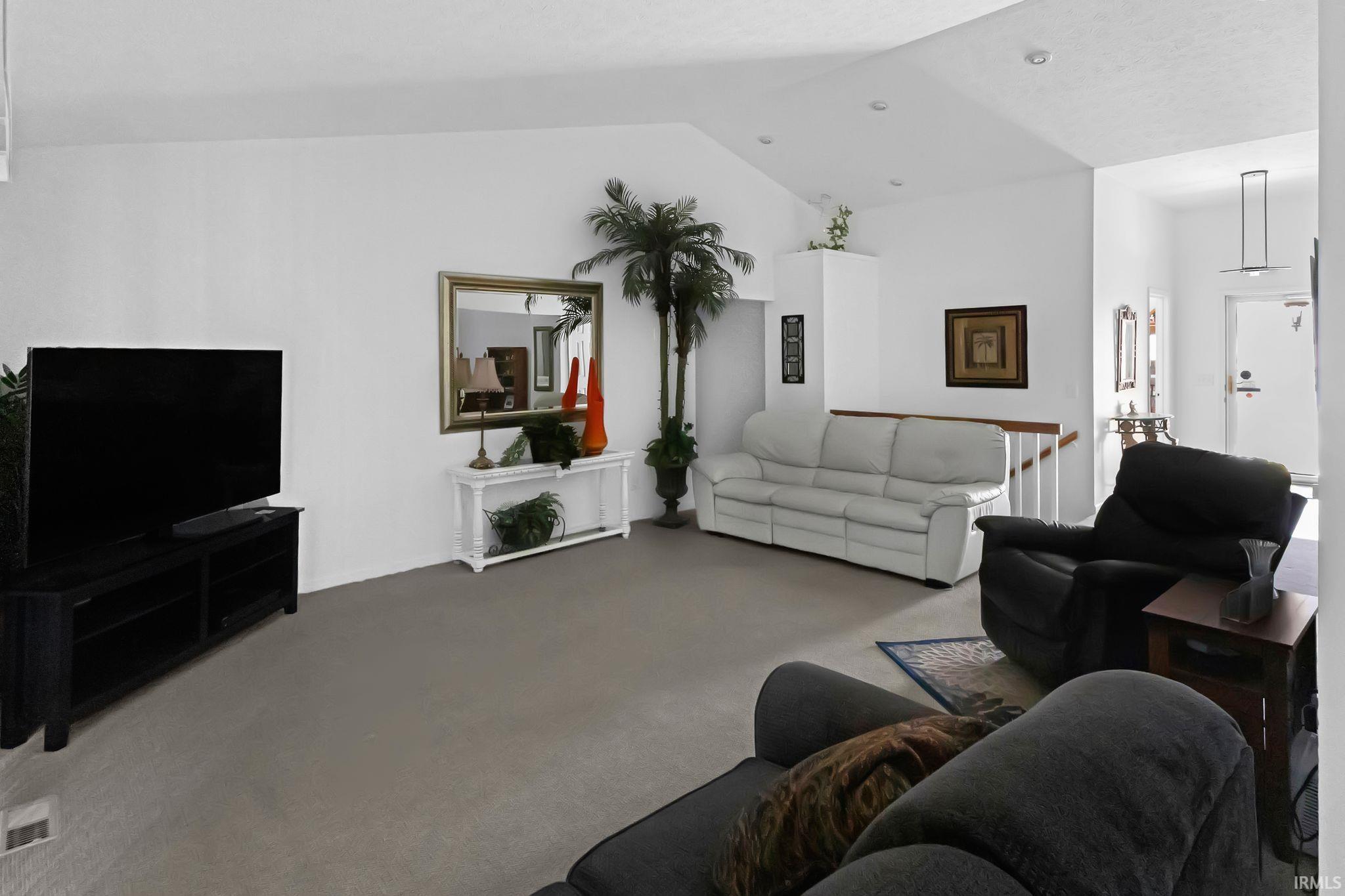 528 Meadowbrook Road Richmond, IN 47374 - Photo 4 of 30