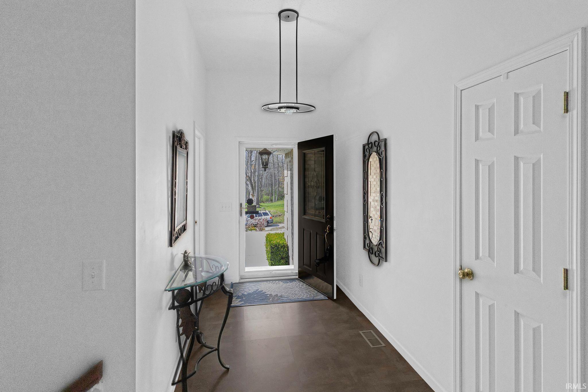 528 Meadowbrook Road Richmond, IN 47374 - Photo 5 of 30