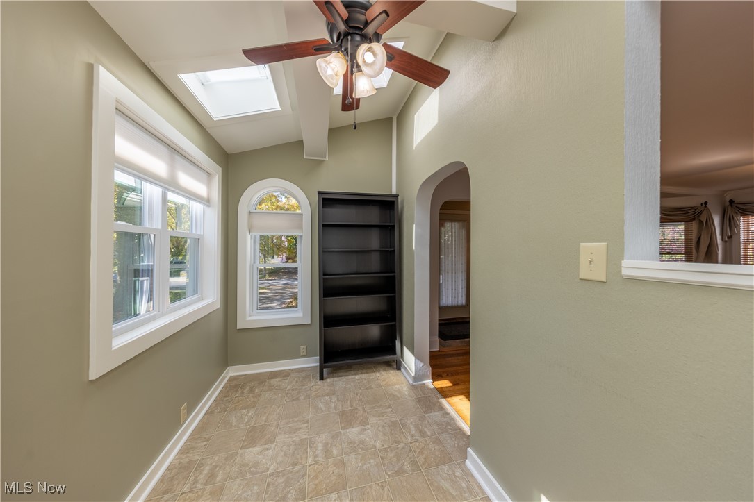 2593 Queenston Road Cleveland, OH 44118 - Photo 7 of 40 Gallery Image 7