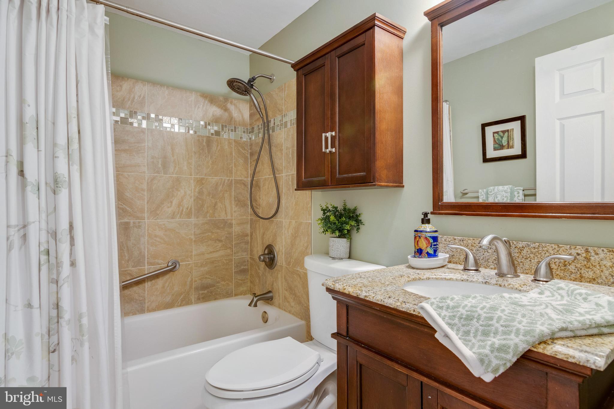 1812 North Spring Street Baltimore, MD 21213 - Photo 11 of 21 Upper Level updated full bathroom