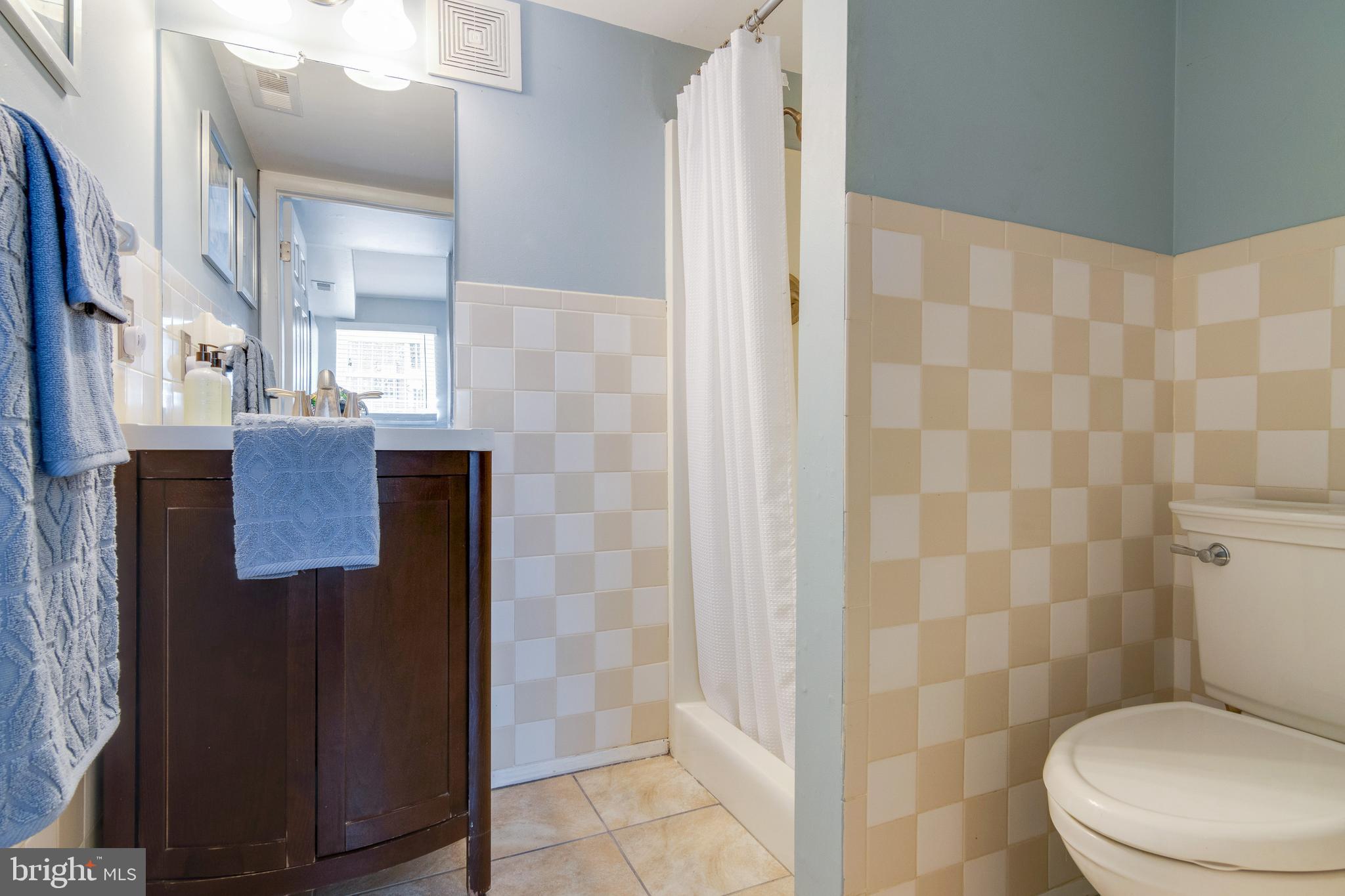 1812 North Spring Street Baltimore, MD 21213 - Photo 14 of 21 Lower level 2nd full bathroom