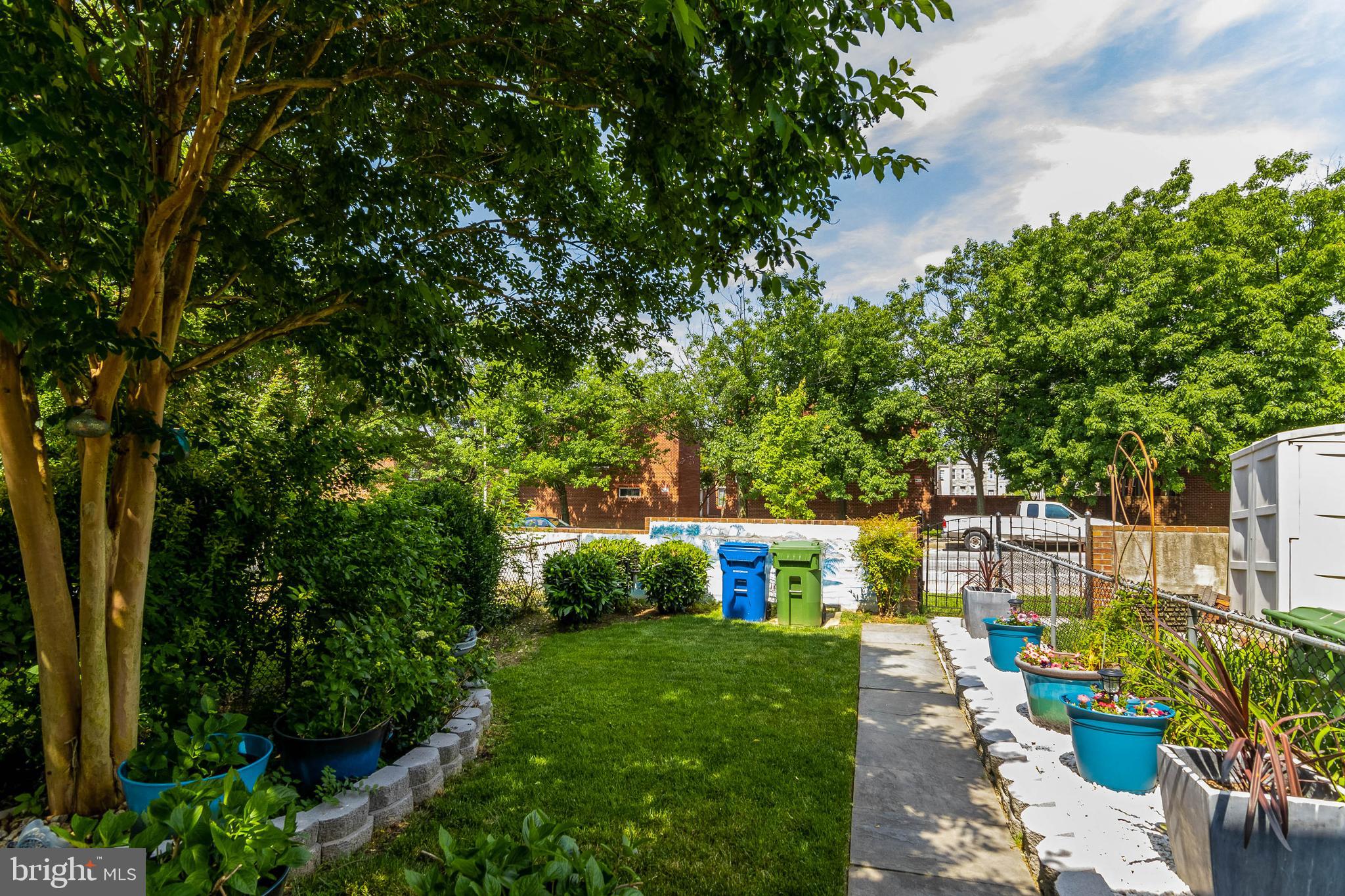 1812 North Spring Street Baltimore, MD 21213 - Photo 21 of 21 Your oasis in the city - fenced manicured yard