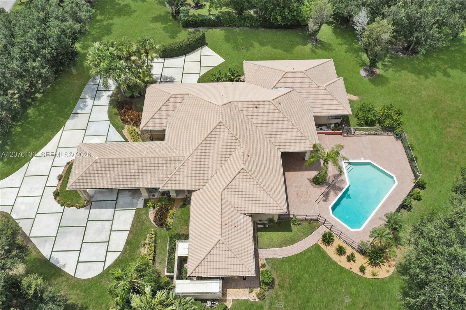 2725 Hunter Road Weston, FL 33331 - Photo 49 of 68 Gallery Image 49