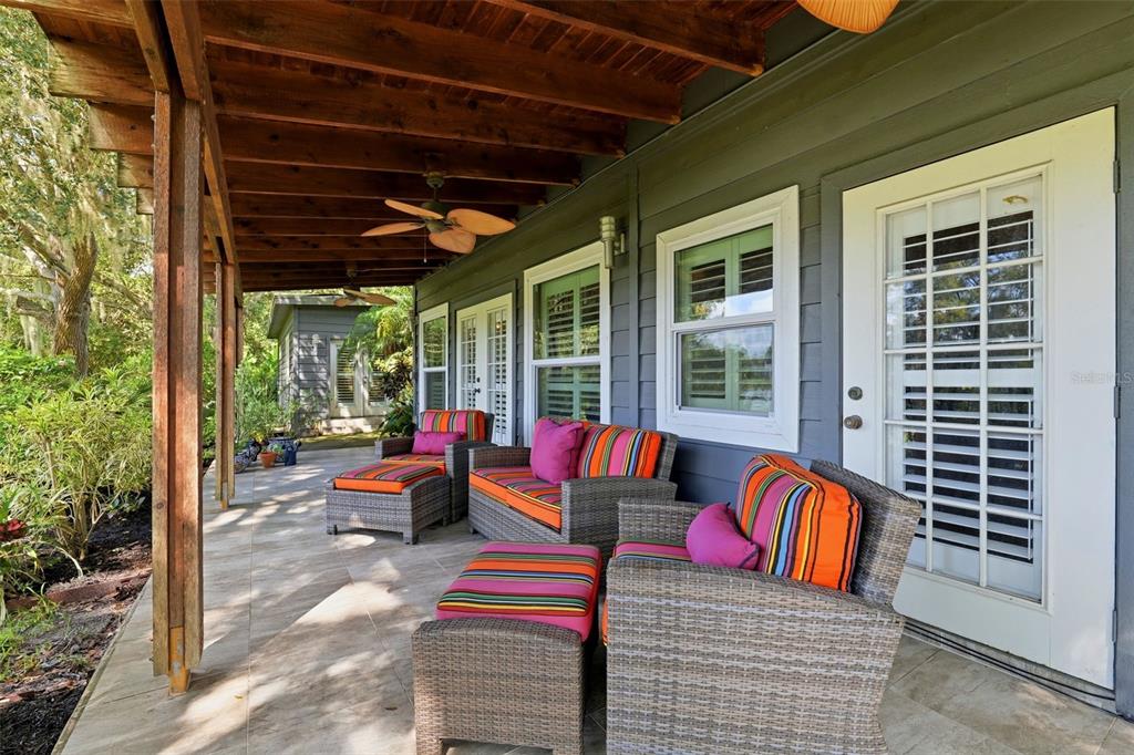 708 Warren Road Lutz, FL 33548 - Photo 8 of 65