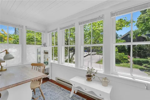 $999,000 | 21 2nd Street, Barrington, RI 02806