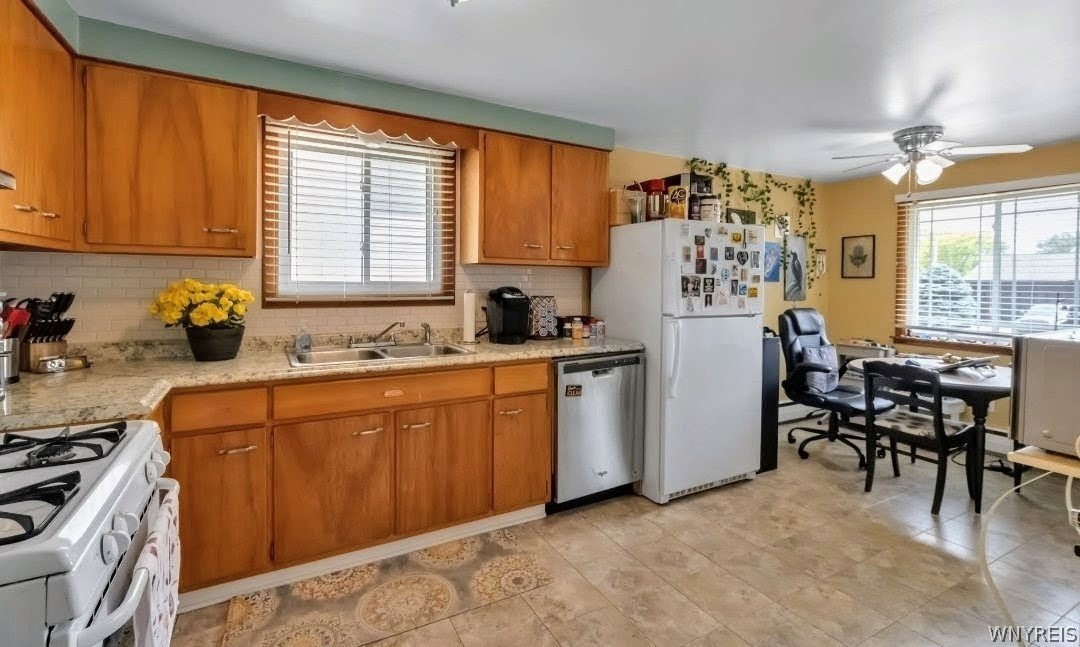 288 Meadowlawn Road Cheektowaga, NY 14225 - Photo 17 of 41