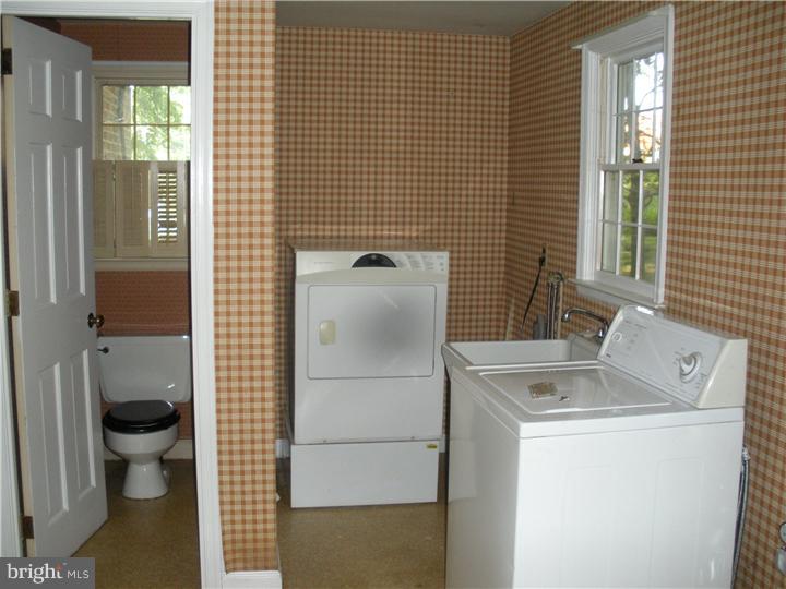 2557 River Road Reading, PA 19605 - Photo 13 of 14