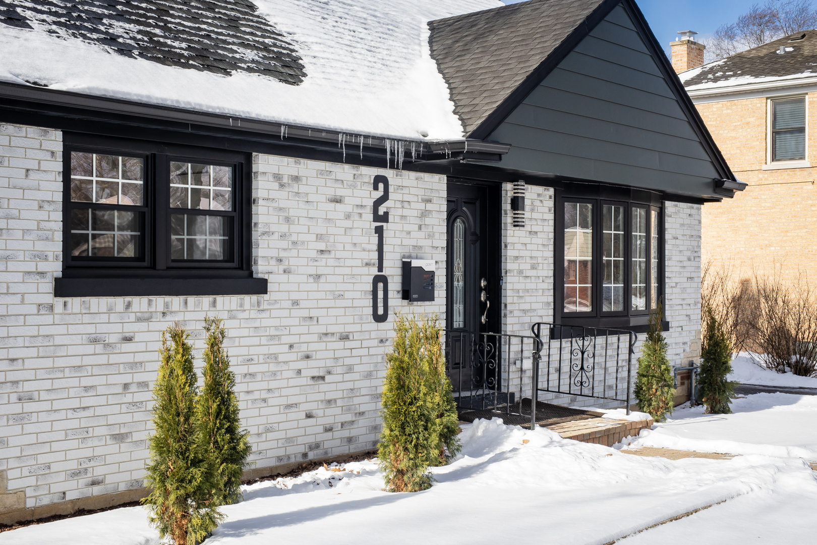 210 North Russel Street Mount Prospect, IL 60056 - Photo 1 of 17