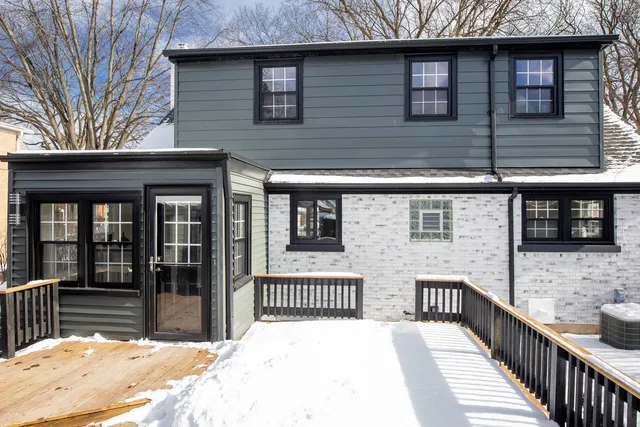 $649,000 | 210 North Russel Street, Mount Prospect, IL 60056