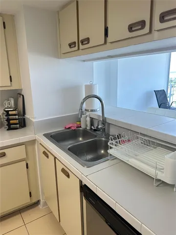 a close view of sink and tap