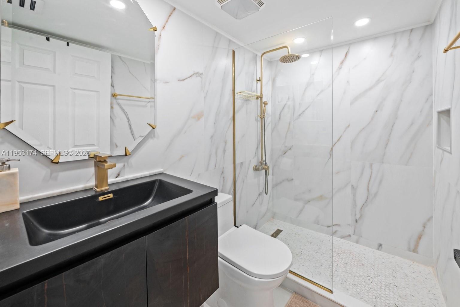 5239 Southwest 153rd Avenue Miami, FL 33185 - Photo 12 of 38