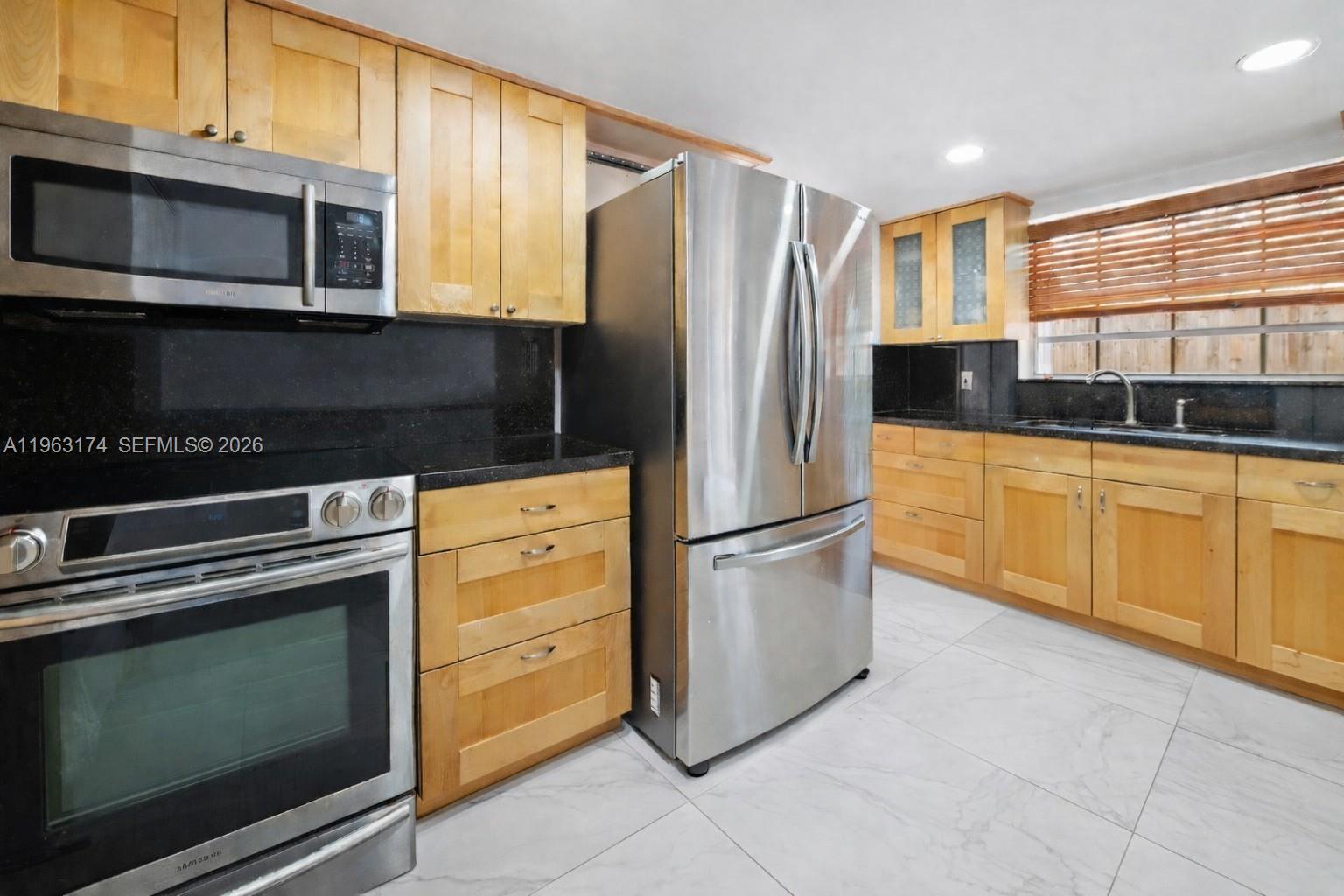 5239 Southwest 153rd Avenue Miami, FL 33185 - Photo 5 of 38