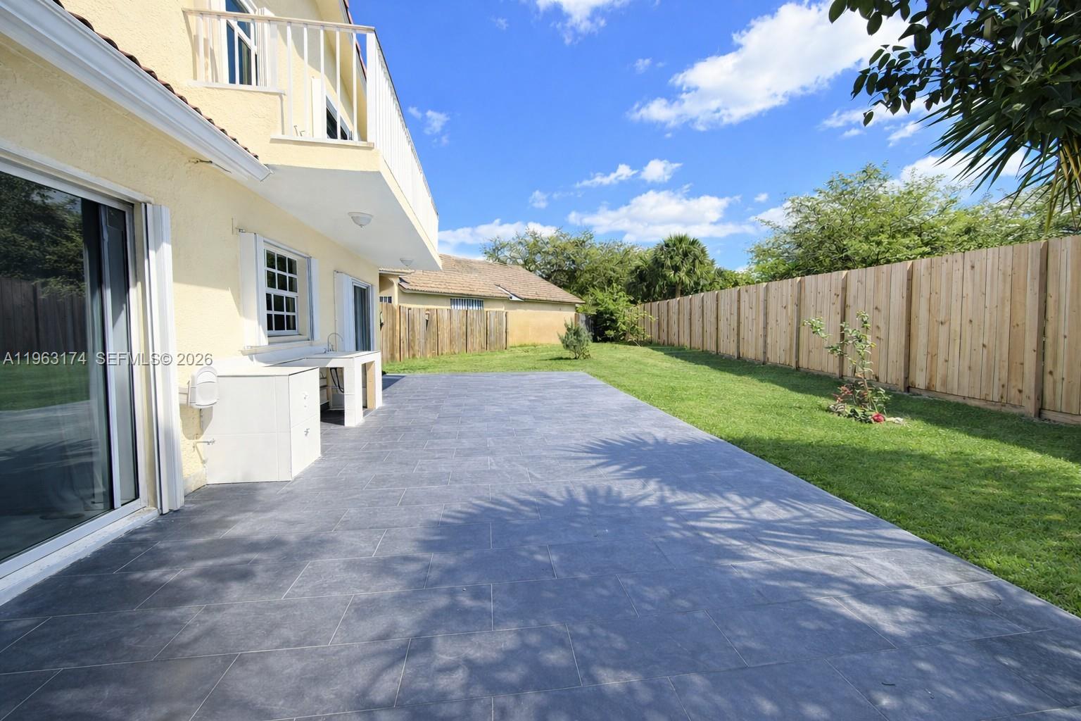 5239 Southwest 153rd Avenue Miami, FL 33185 - Photo 8 of 38