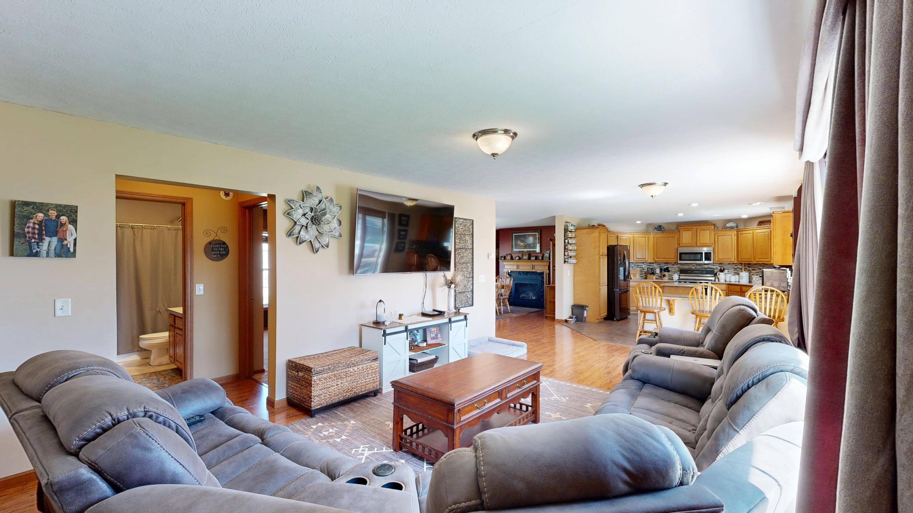 E7691 Prairie Boulevard Westby, WI 54667 - Photo 7 of 59 Living room