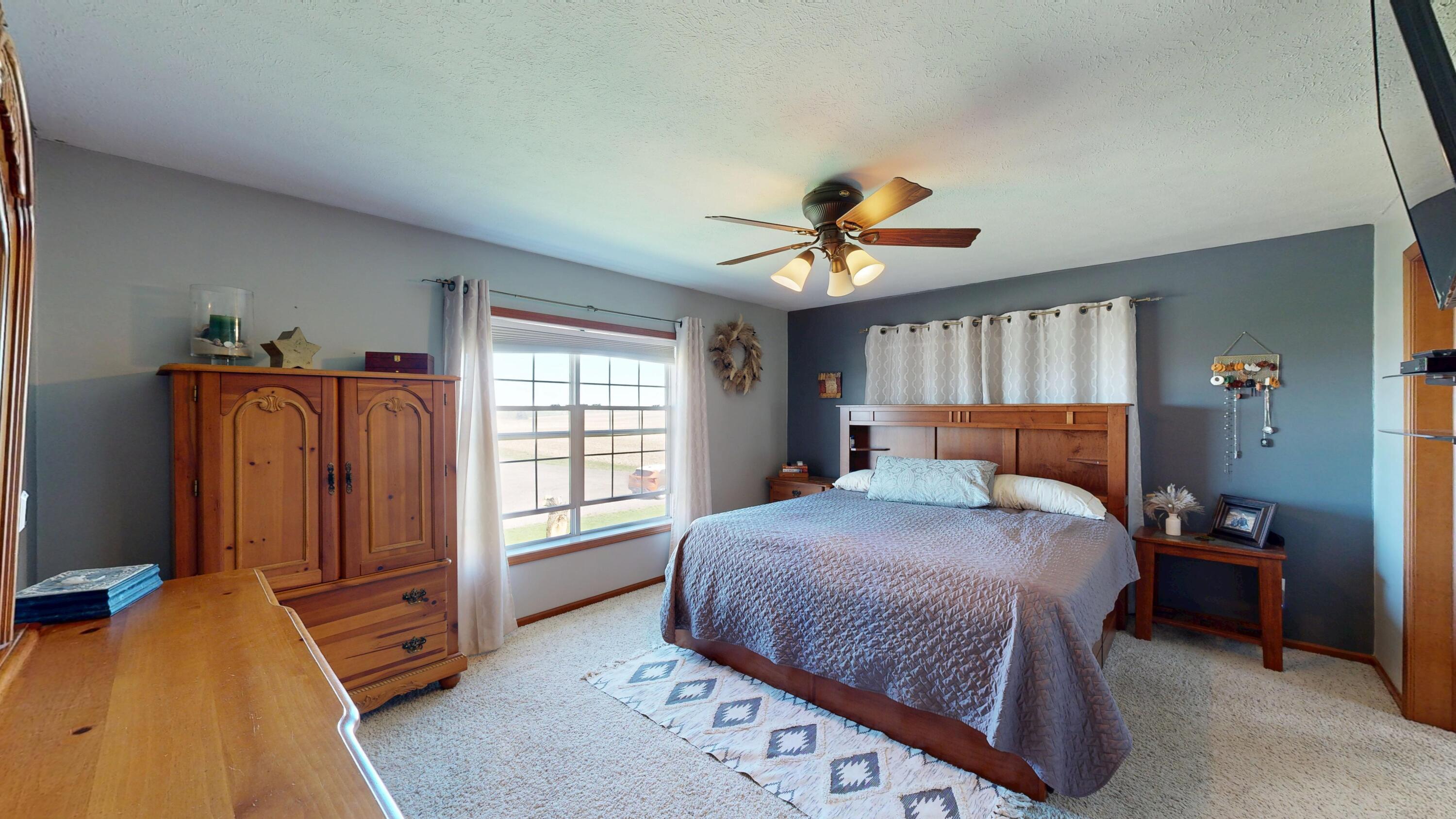 E7691 Prairie Boulevard Westby, WI 54667 - Photo 15 of 59 Primary bedroom