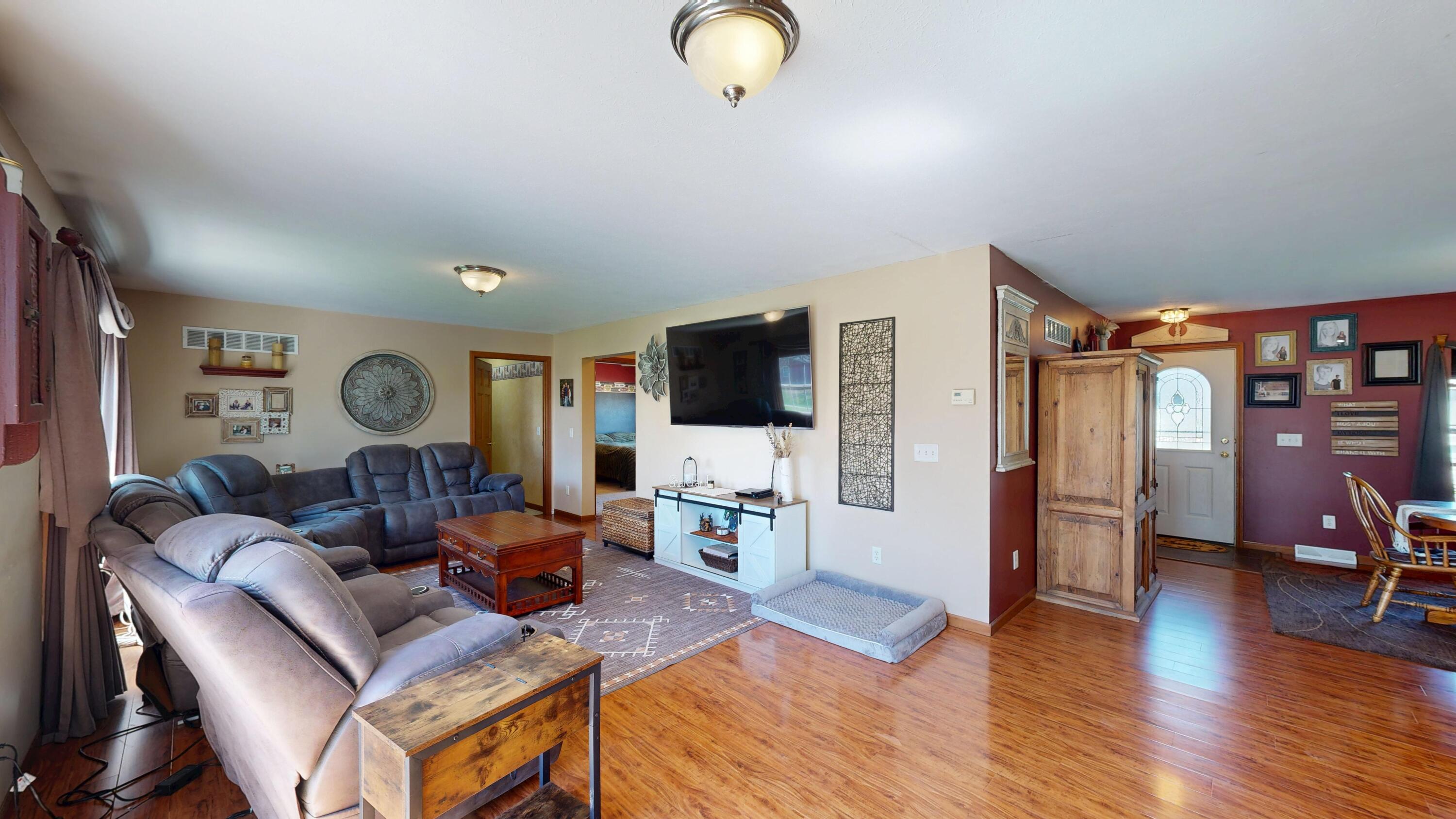 E7691 Prairie Boulevard Westby, WI 54667 - Photo 6 of 59 Living room