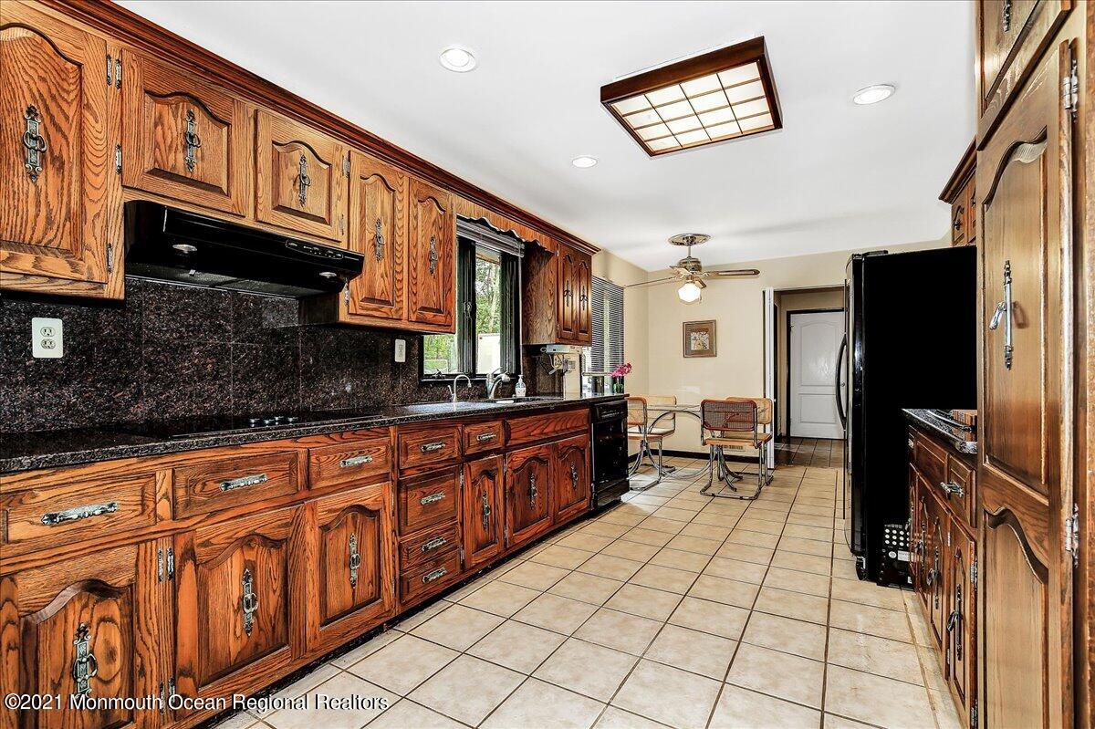 56 Lemon Road Farmingdale, NJ 07727 - Photo 3 of 54 11-56Lemon_0011