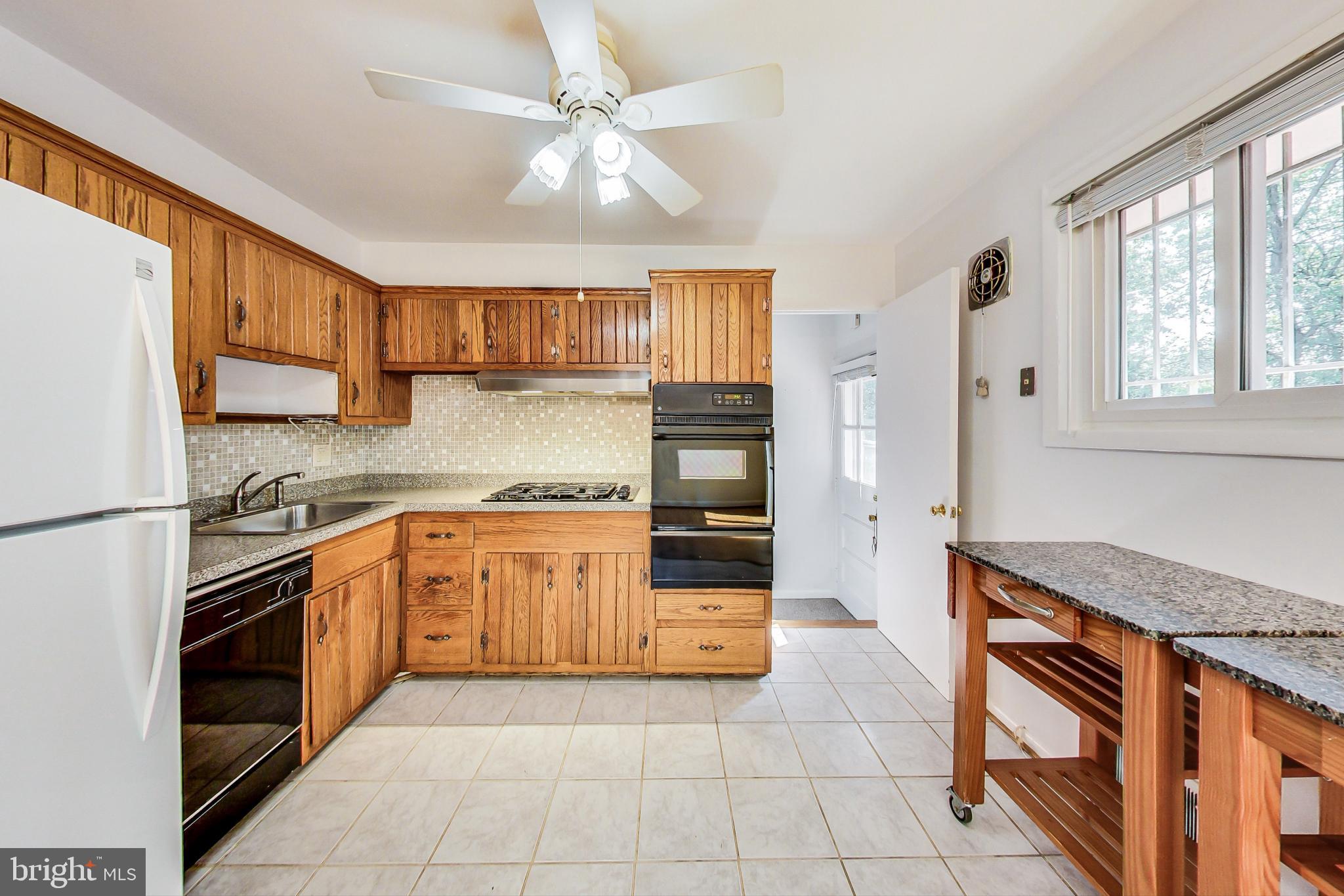 232 Hannes Street Silver Spring, MD 20901 - Photo 9 of 49