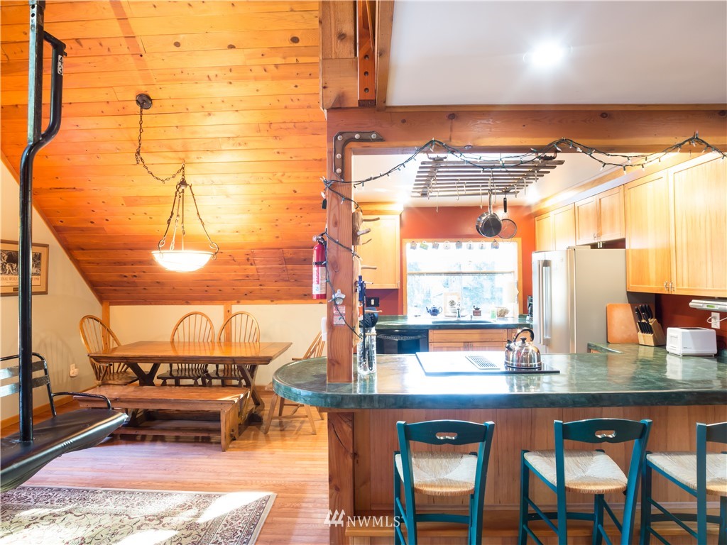 11107 Welcome Road Deming, WA 98244 - Photo 6 of 33 Gallery Image 6