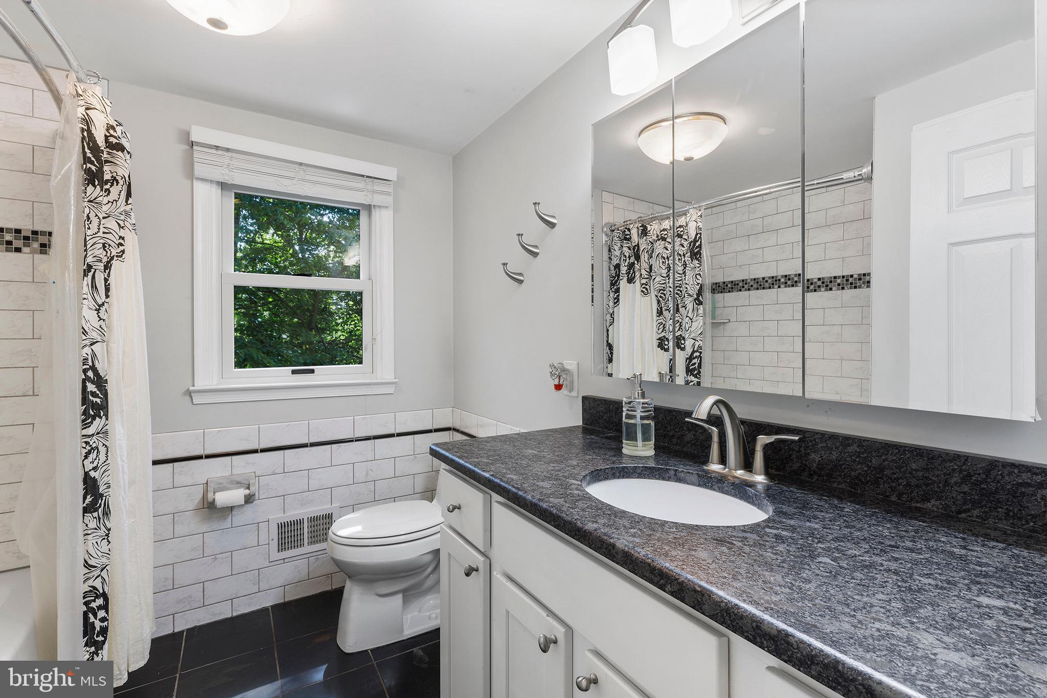 708 Limehouse Road Wayne, PA 19087 - Photo 28 of 36 hall bath