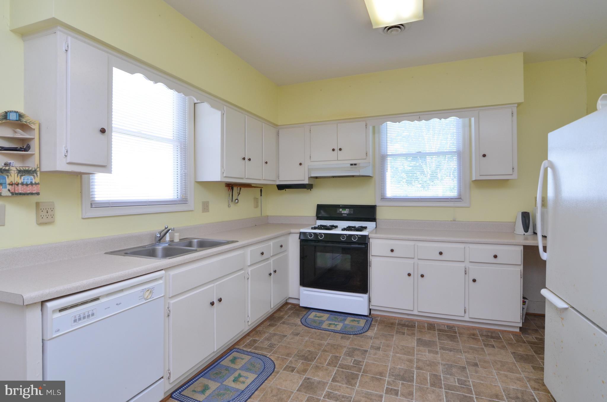 20893 Ridge Road Colonial Beach, VA 22443 - Photo 8 of 24 Kitchen
