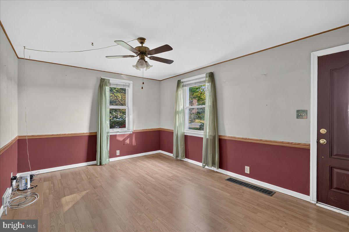 70 Ridge Road Phoenixville, PA 19460 - Photo 6 of 47 Living room