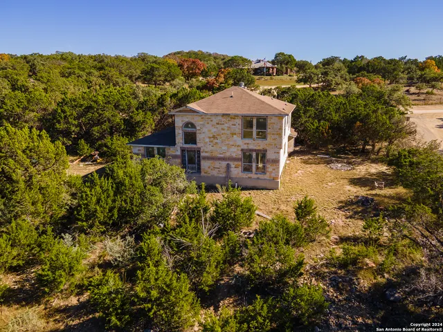$370,000 | 989 Oil Well, Pipe Creek, TX 78063