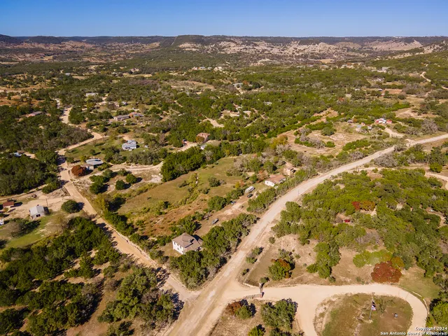 $370,000 | 989 Oil Well, Pipe Creek, TX 78063