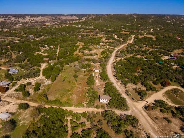 $370,000 | 989 Oil Well, Pipe Creek, TX 78063