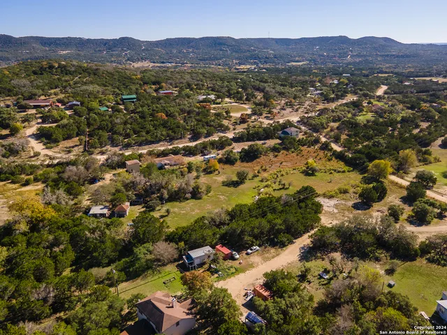 $370,000 | 989 Oil Well, Pipe Creek, TX 78063