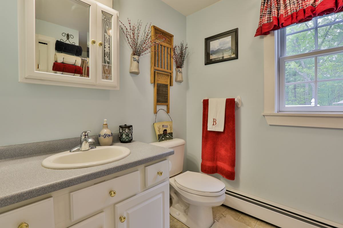 201 Chestnut Hill Road Rochester, NH 03867 - Photo 14 of 22