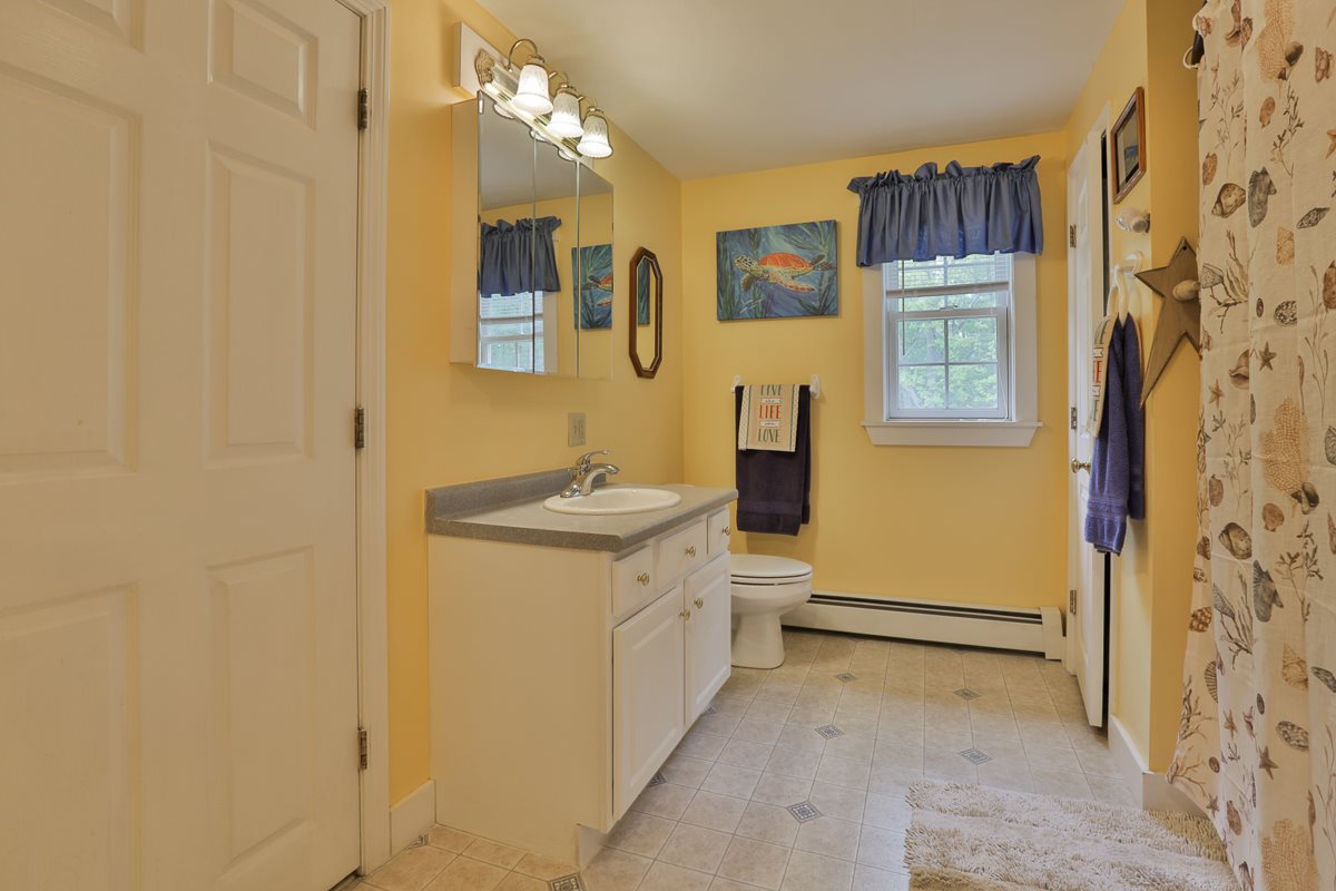 201 Chestnut Hill Road Rochester, NH 03867 - Photo 17 of 22