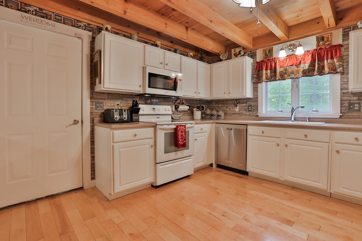 201 Chestnut Hill Road Rochester, NH 03867 - Photo 5 of 22