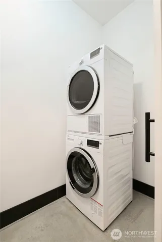 $1,300,000 | 13001 40th Avenue South, Tukwila, WA 98168