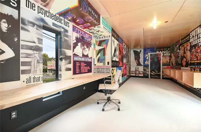 $1,300,000 | 13001 40th Avenue South, Tukwila, WA 98168