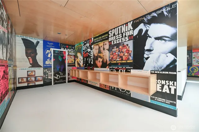 $1,300,000 | 13001 40th Avenue South, Tukwila, WA 98168